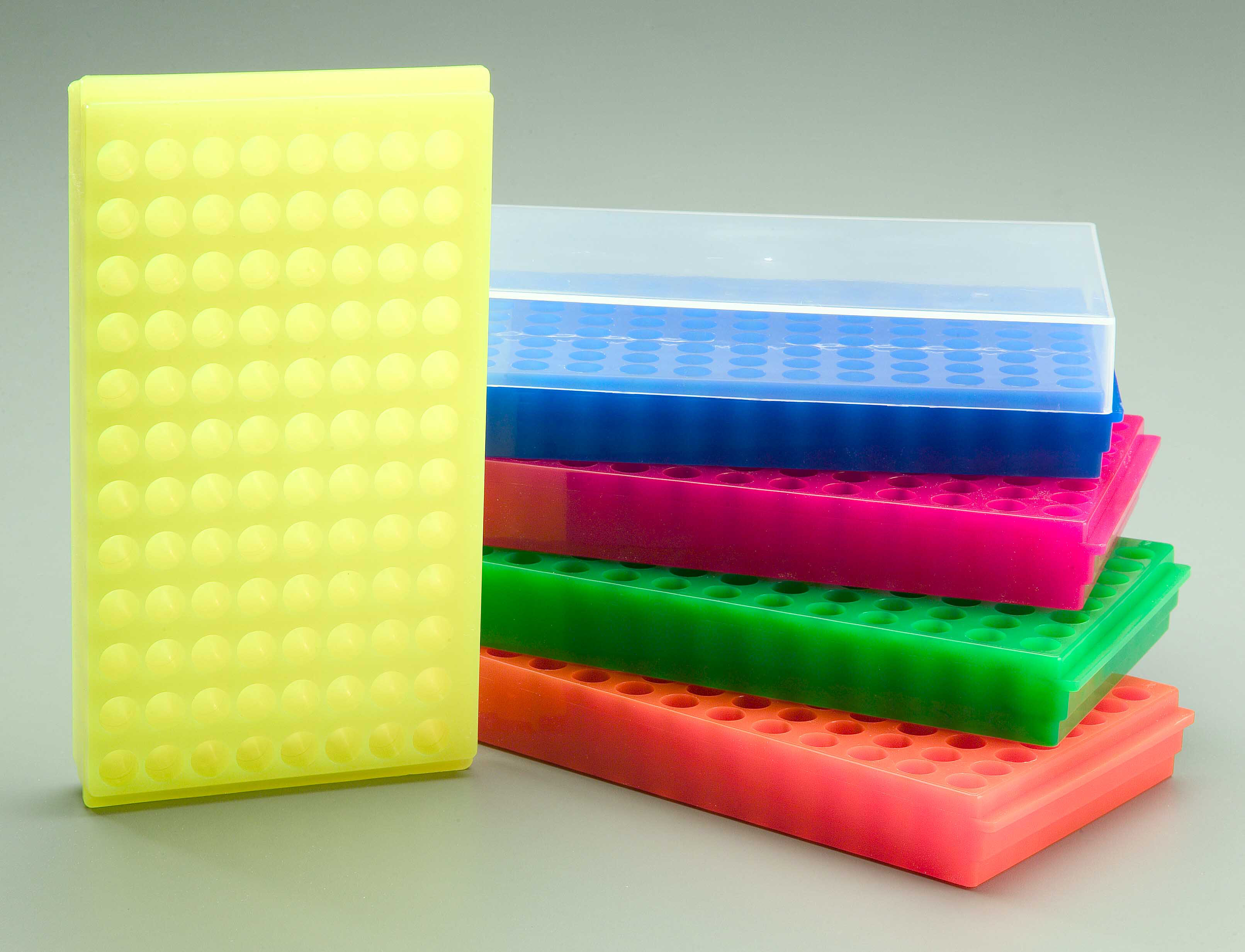 1/100. Штативы для эппендорфов 1. Штатив для пробирок 1,5 / 2 мл, 15х6 мест, полипропилен, синий, deltalabdeltalab. Штатив бокс для микропробирок 2 мл. 5 мл.